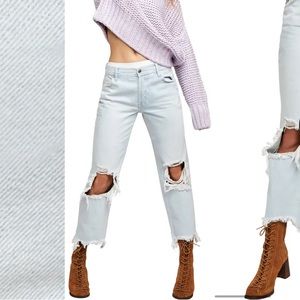 Free People — We the Free Maggie Ripped Crop Straight Leg Jeans — BRAND NEW — 28